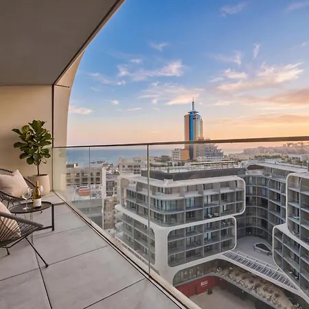 Mercury Tower Designer With Pool Access By Uniq