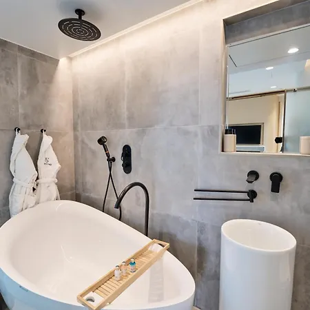 Mercury Tower Designer With Pool Access By Uniq * San Giuliano