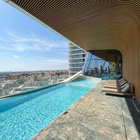 Mercury Tower Designer With Pool Access By Uniq Appartamento *