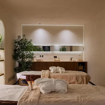 Mercury Tower Designer With Pool Access By Uniq * San Giuliano
