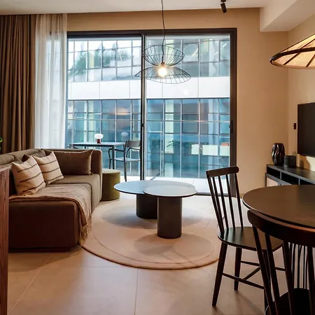 Mercury Tower Designer With Pool Access By Uniq